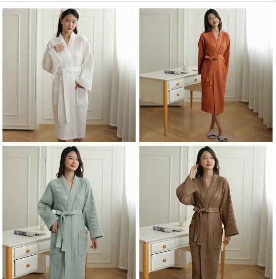 Women's bathrobe