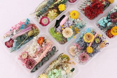 Plastic flower making